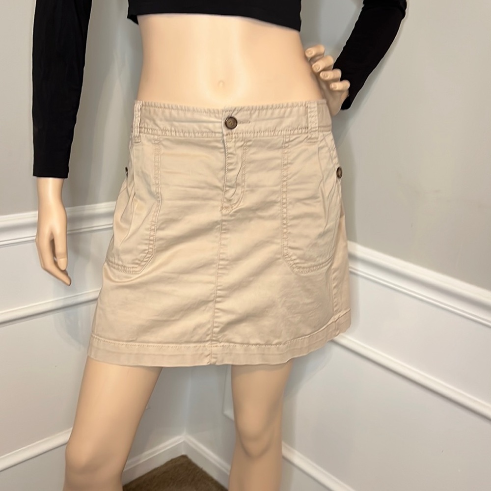 Old Navy khaki cargo skirt